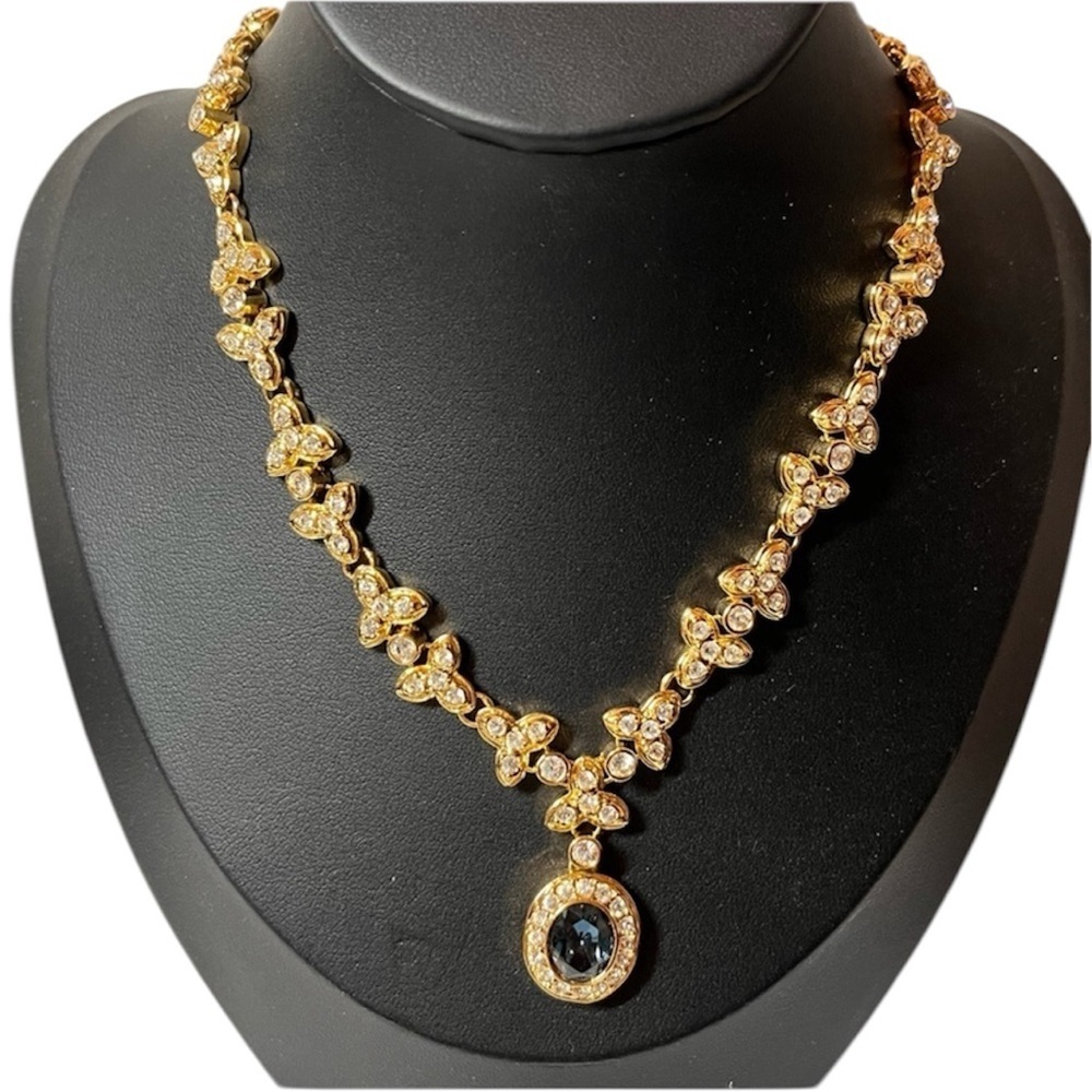 New Fifth Avenue necklace
Austrian crystal
Blue Pendant
Lead & nickel free